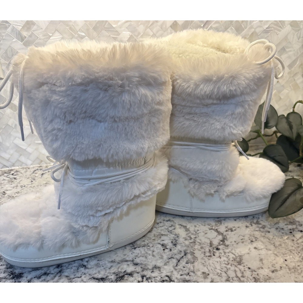 Forever21 Hello Kitty Boots Women's Size 8 White Fur Winter Boots pink Bow‎ - Picture 10 of 16